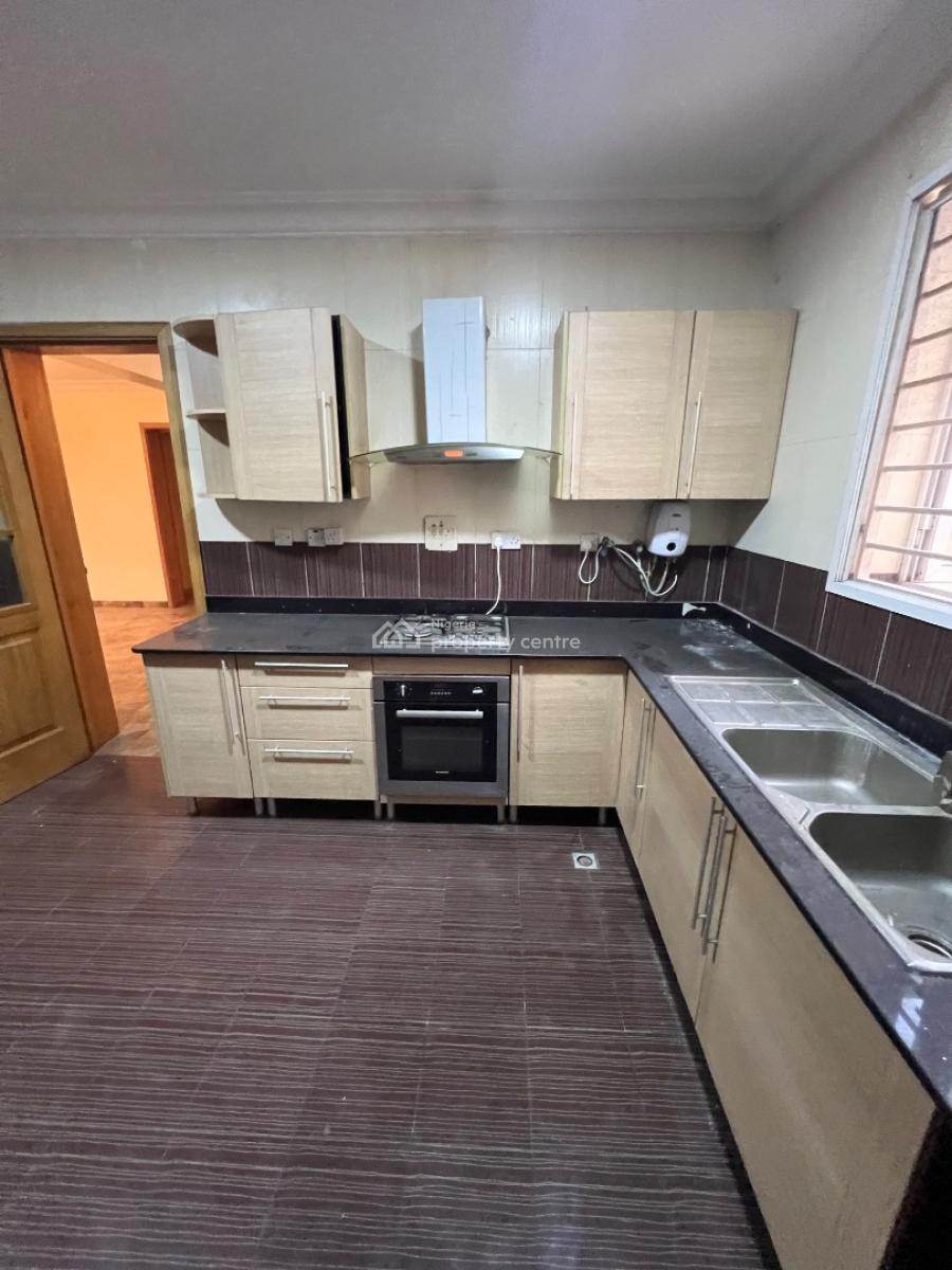Executive 3-bedroom Flat with 1 Room Bq Located in a High-brow Area, Lekki Phase 1, Lekki, Lagos, Flat / Apartment for Rent