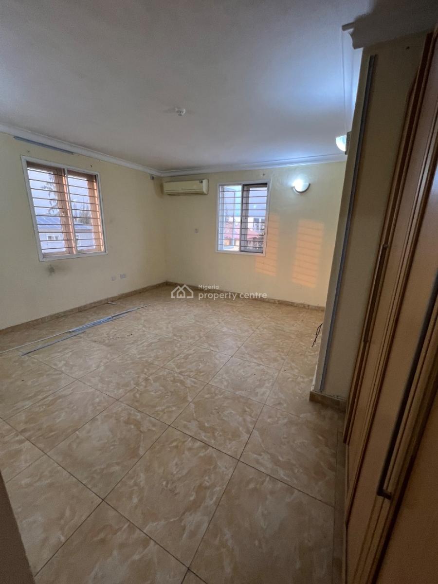 Executive 3-bedroom Flat with 1 Room Bq Located in a High-brow Area, Lekki Phase 1, Lekki, Lagos, Flat / Apartment for Rent