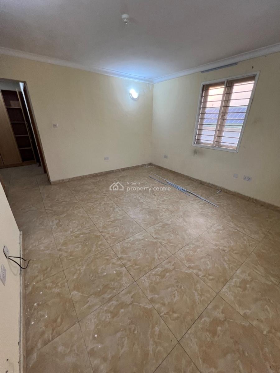 Executive 3-bedroom Flat with 1 Room Bq Located in a High-brow Area, Lekki Phase 1, Lekki, Lagos, Flat / Apartment for Rent