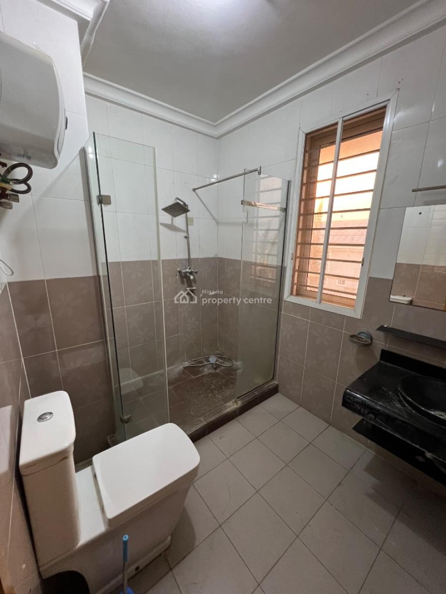 Executive 3-bedroom Flat with 1 Room Bq Located in a High-brow Area, Lekki Phase 1, Lekki, Lagos, Flat / Apartment for Rent