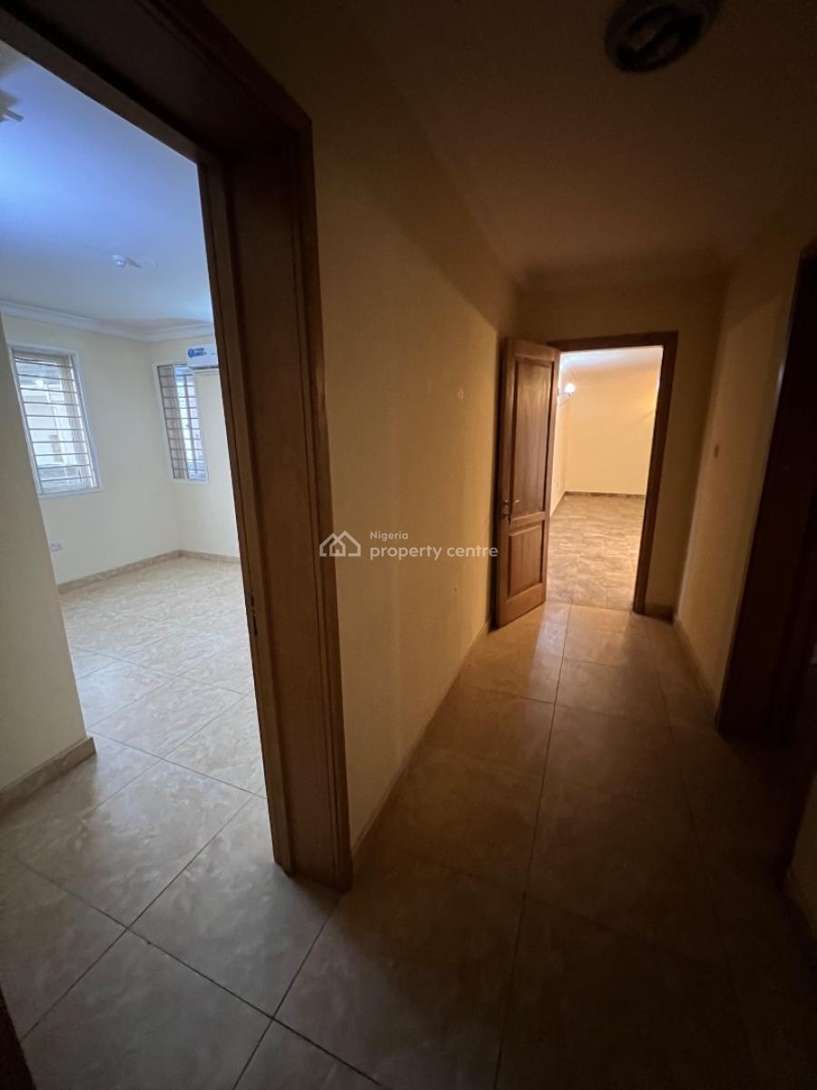 Executive 3-bedroom Flat with 1 Room Bq Located in a High-brow Area, Lekki Phase 1, Lekki, Lagos, Flat / Apartment for Rent