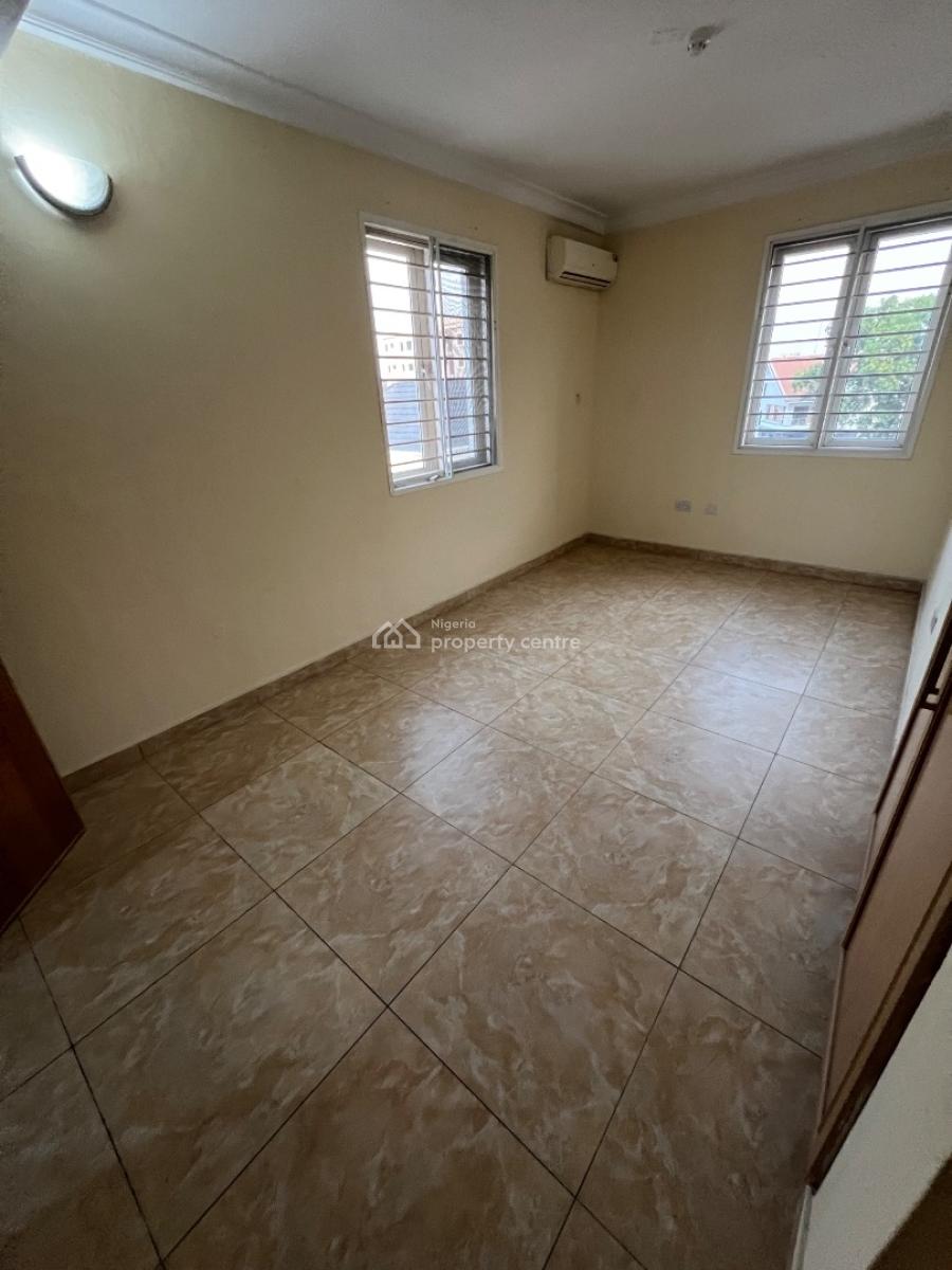 Executive 3-bedroom Flat with 1 Room Bq Located in a High-brow Area, Lekki Phase 1, Lekki, Lagos, Flat / Apartment for Rent