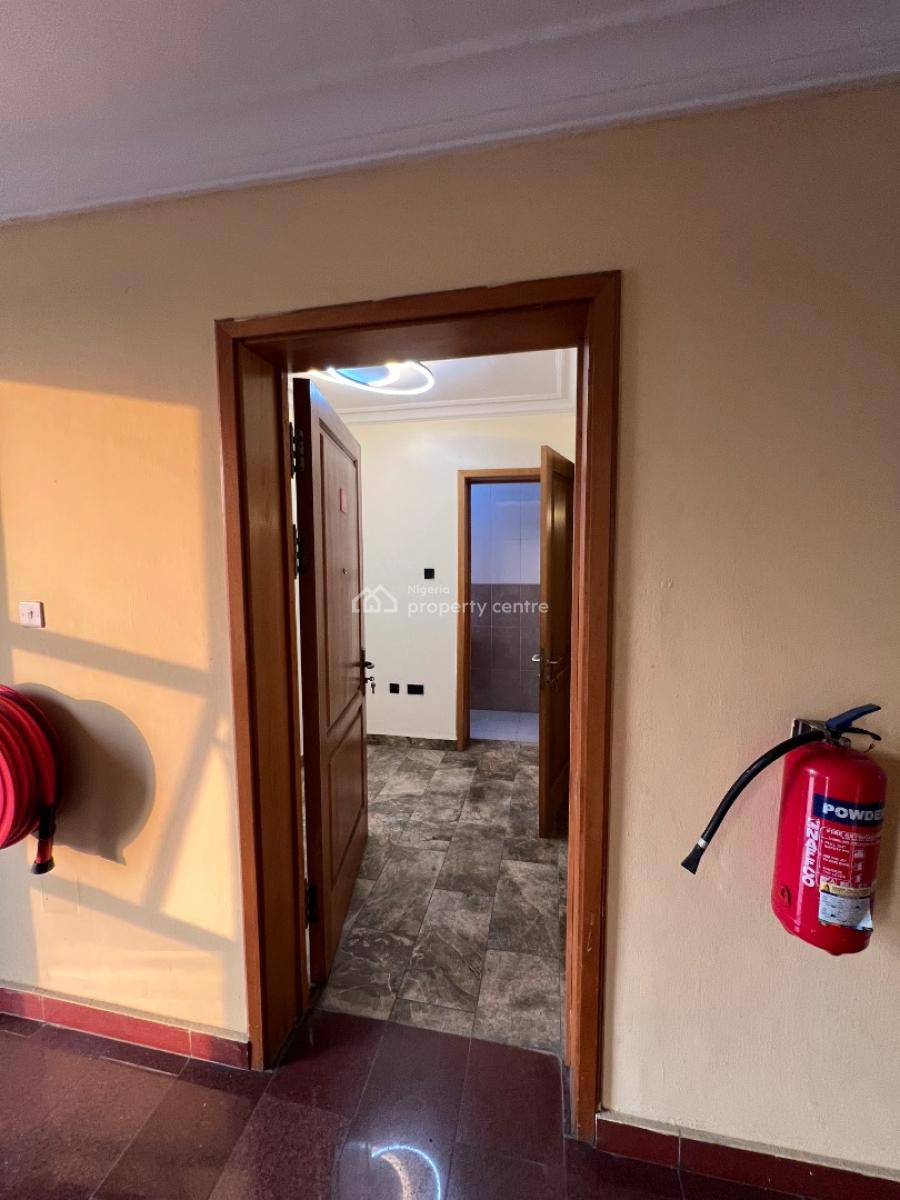 Executive 3-bedroom Flat with 1 Room Bq Located in a High-brow Area, Lekki Phase 1, Lekki, Lagos, Flat / Apartment for Rent