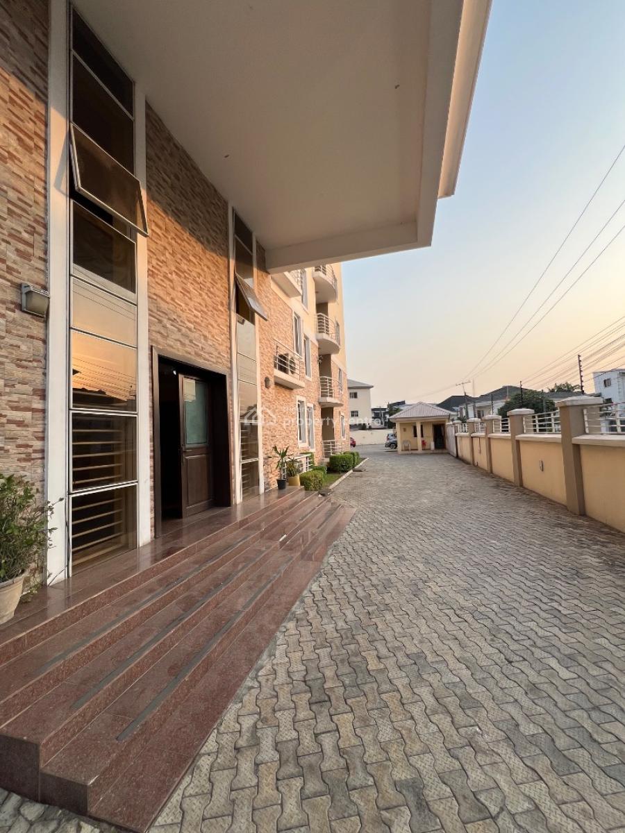 Executive 3-bedroom Flat with 1 Room Bq Located in a High-brow Area, Lekki Phase 1, Lekki, Lagos, Flat / Apartment for Rent