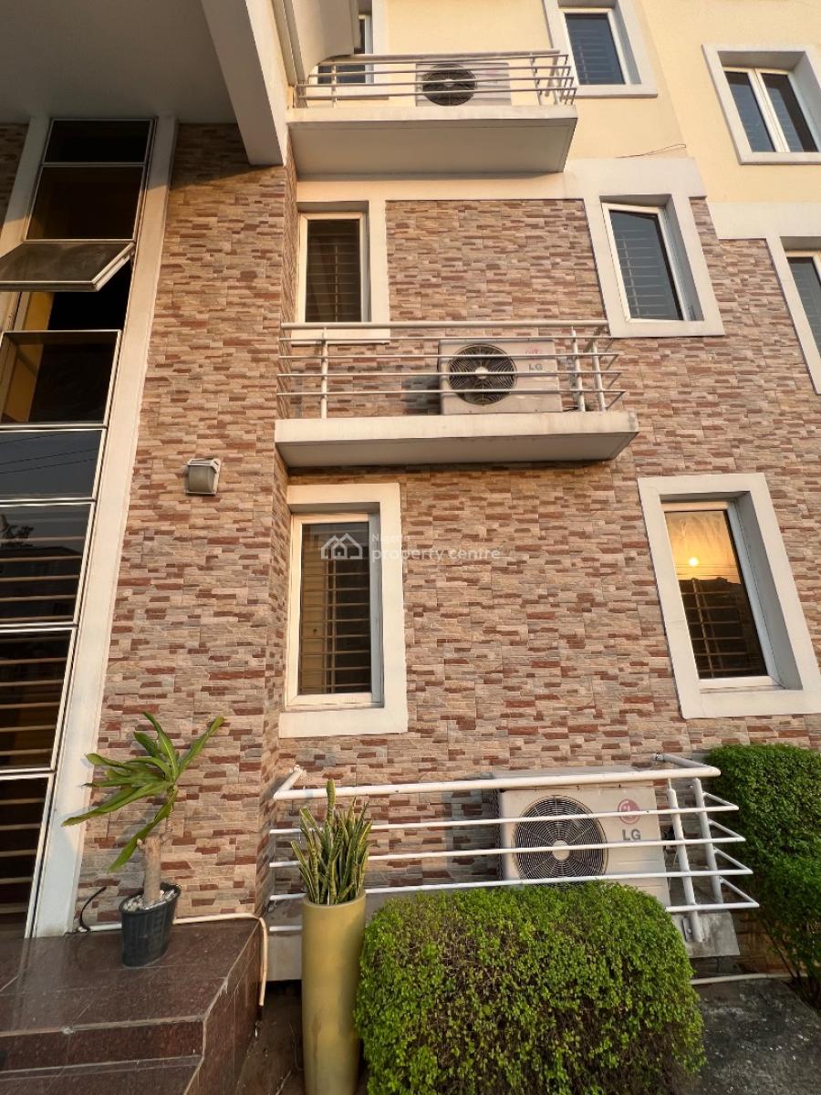Executive 3-bedroom Flat with 1 Room Bq Located in a High-brow Area, Lekki Phase 1, Lekki, Lagos, Flat / Apartment for Rent