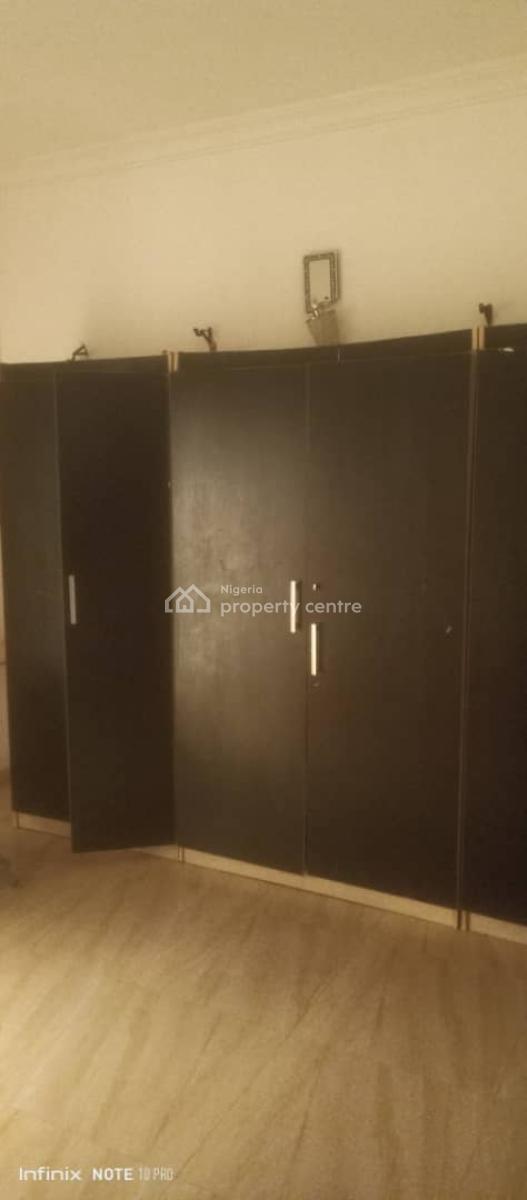 Spacious  3 Bedroom Flat, Gra Phase 2, Magodo, Lagos, Flat / Apartment for Rent