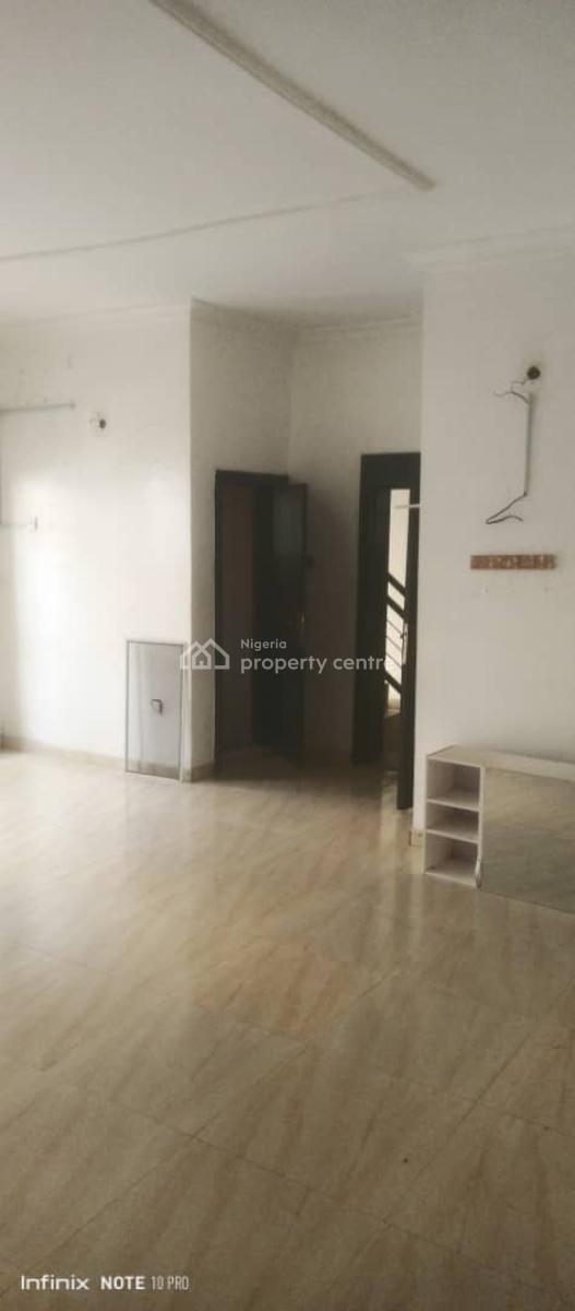 Spacious  3 Bedroom Flat, Gra Phase 2, Magodo, Lagos, Flat / Apartment for Rent