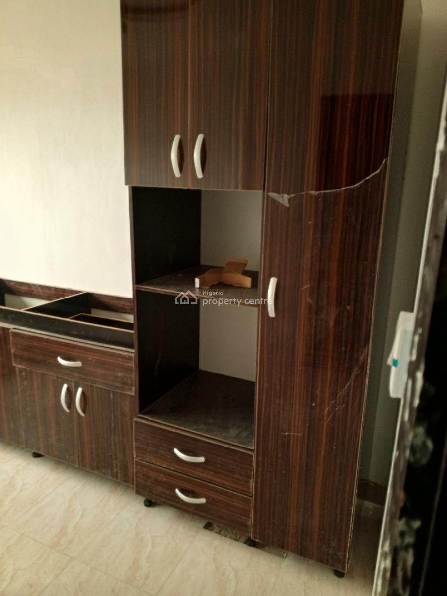 Luxury 2 Bedroom Penthouse Apartment in Service Estate, Lekki Phase 1, Lekki, Lagos, Flat / Apartment for Rent