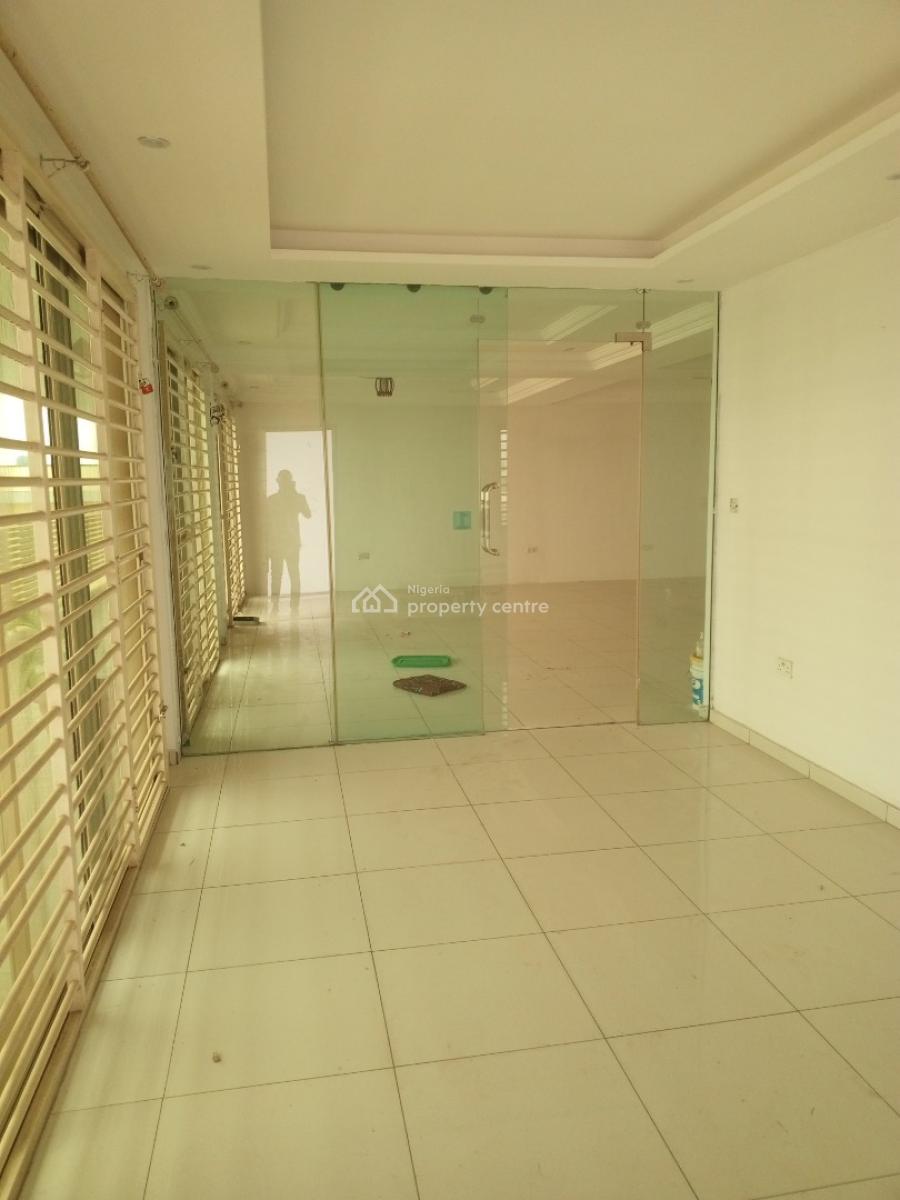 Luxury 2 Bedroom Penthouse Apartment in Service Estate, Lekki Phase 1, Lekki, Lagos, Flat / Apartment for Rent