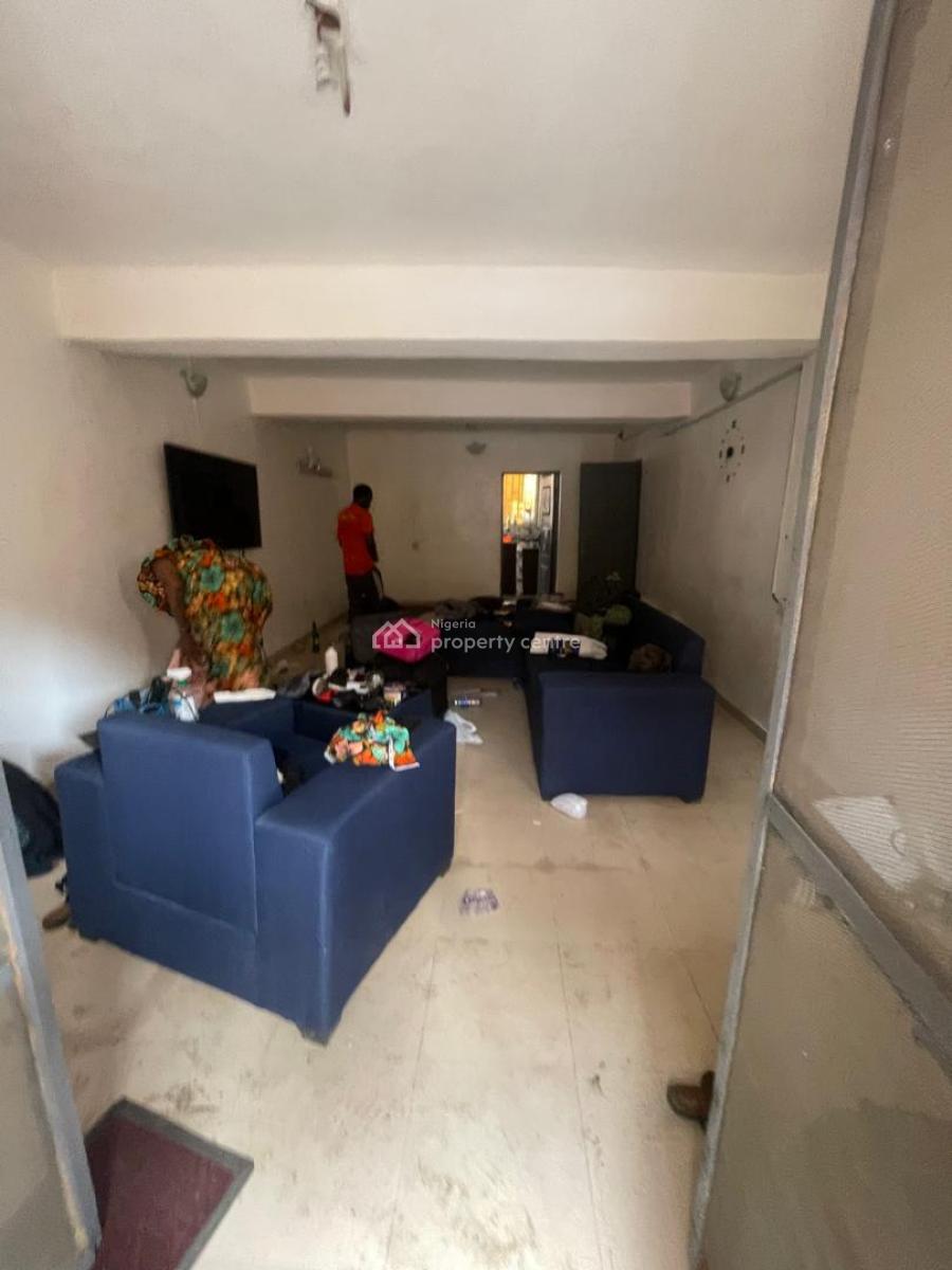 Clean and Spacious 3 Bedroom Flat, Olowora, Magodo, Lagos, Flat / Apartment for Rent