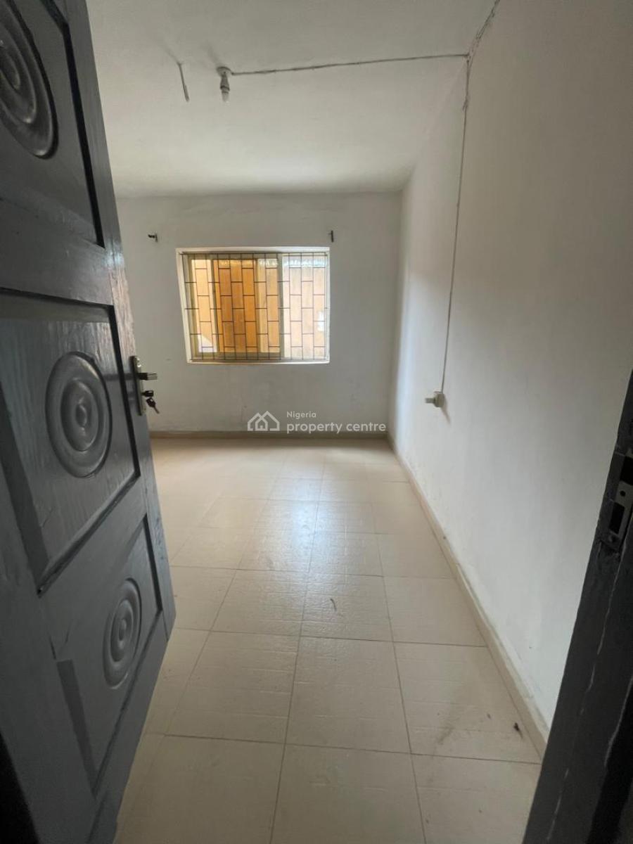 Clean and Spacious 3 Bedroom Flat, Olowora, Magodo, Lagos, Flat / Apartment for Rent