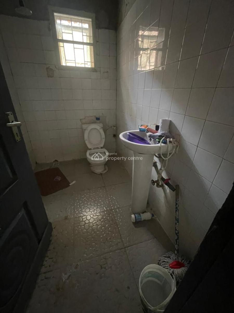 Clean and Spacious 3 Bedroom Flat, Olowora, Magodo, Lagos, Flat / Apartment for Rent