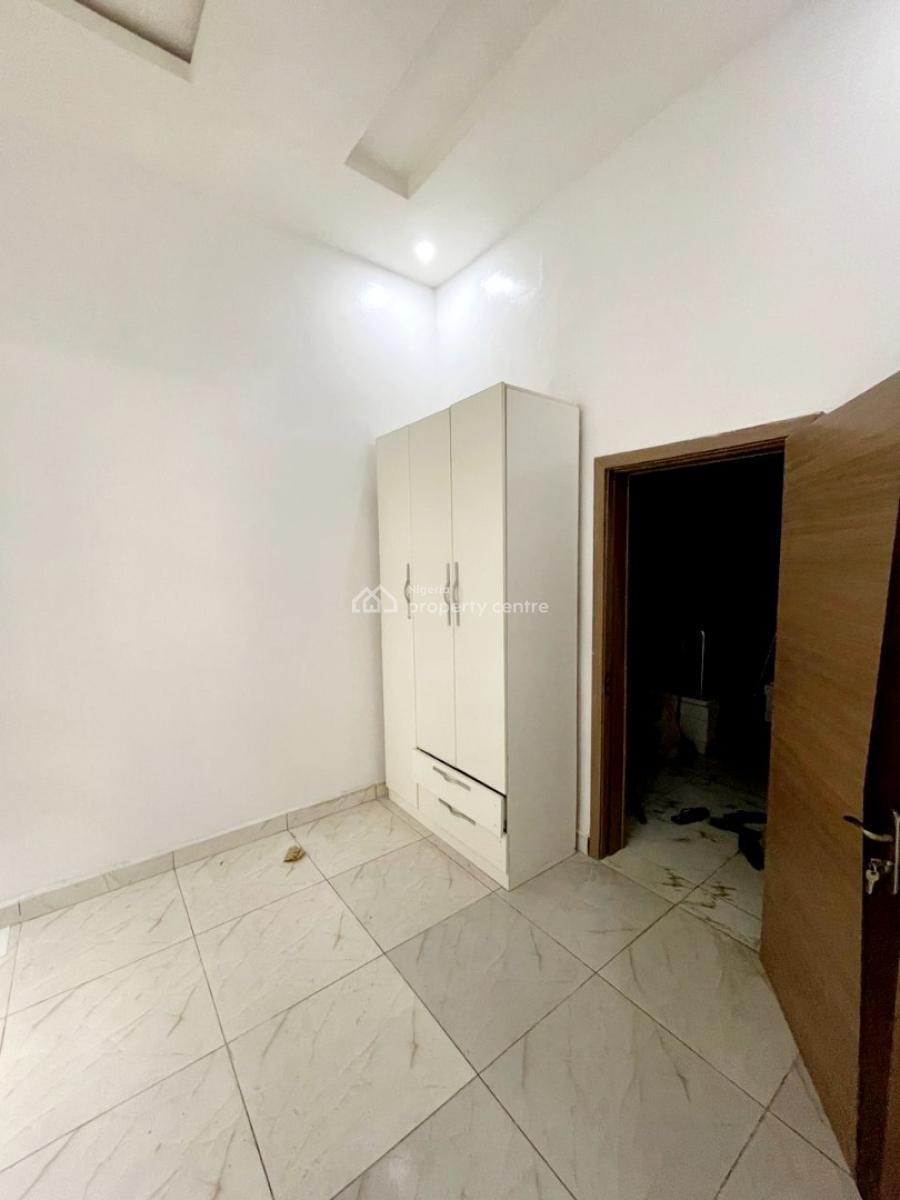 Spacious Single Room Shared Apartment Upstairs, Opposite Dominos Pizza, Agungi, Lekki, Lagos, Self Contain (single Rooms) for Rent