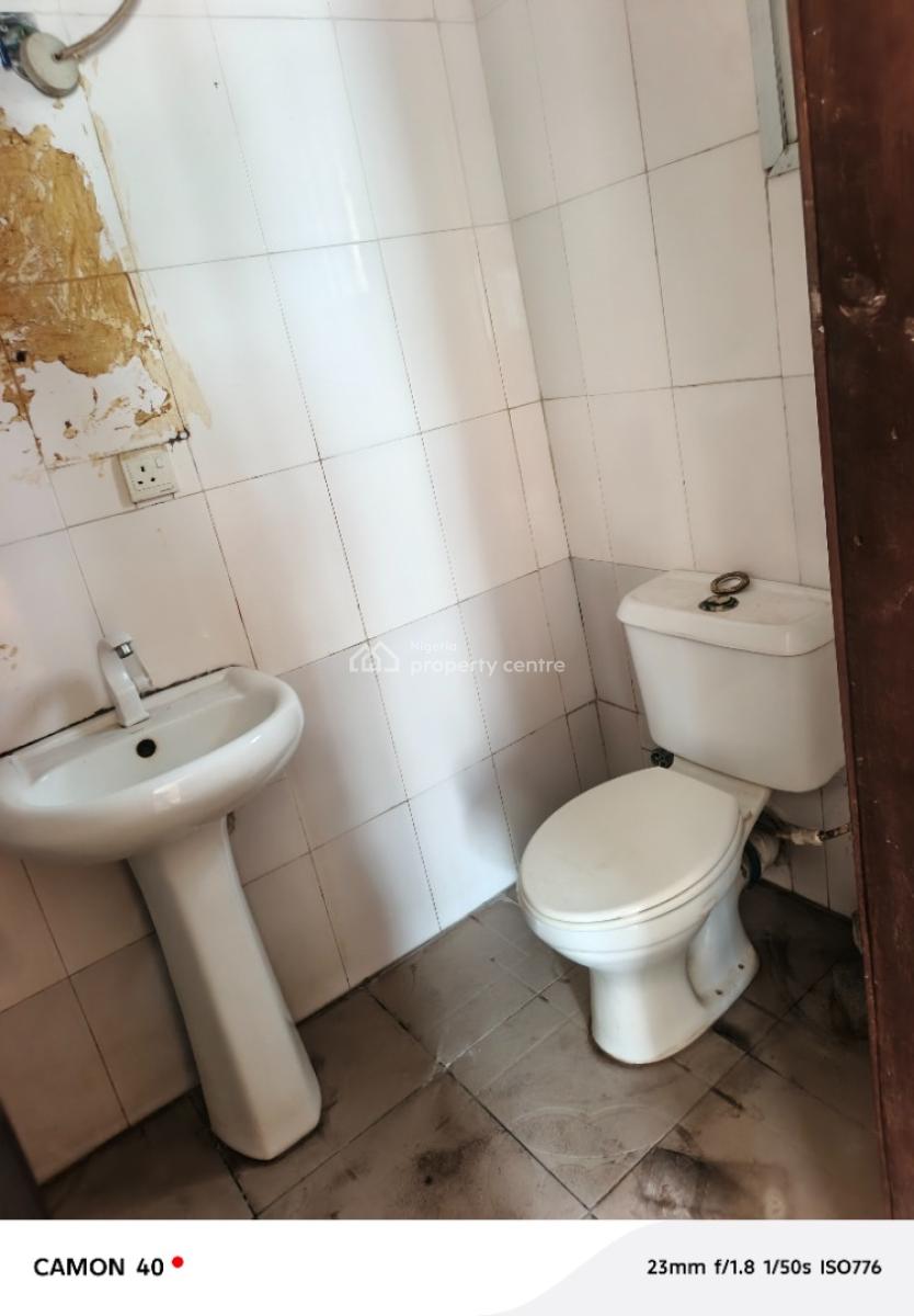 Luxury 2 Bedroom Flat Upstairs, Badore, Ajah, Lagos, Flat / Apartment for Rent