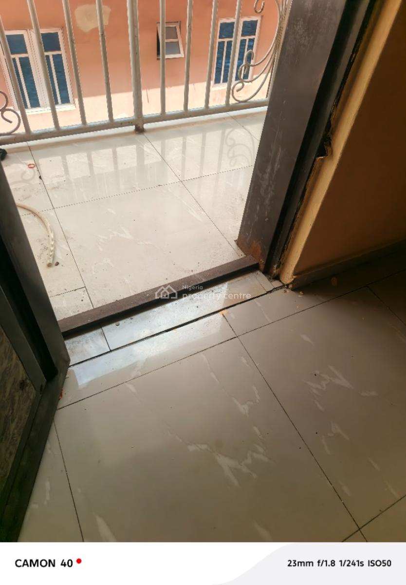 Luxury 2 Bedroom Flat Upstairs, Badore, Ajah, Lagos, Flat / Apartment for Rent