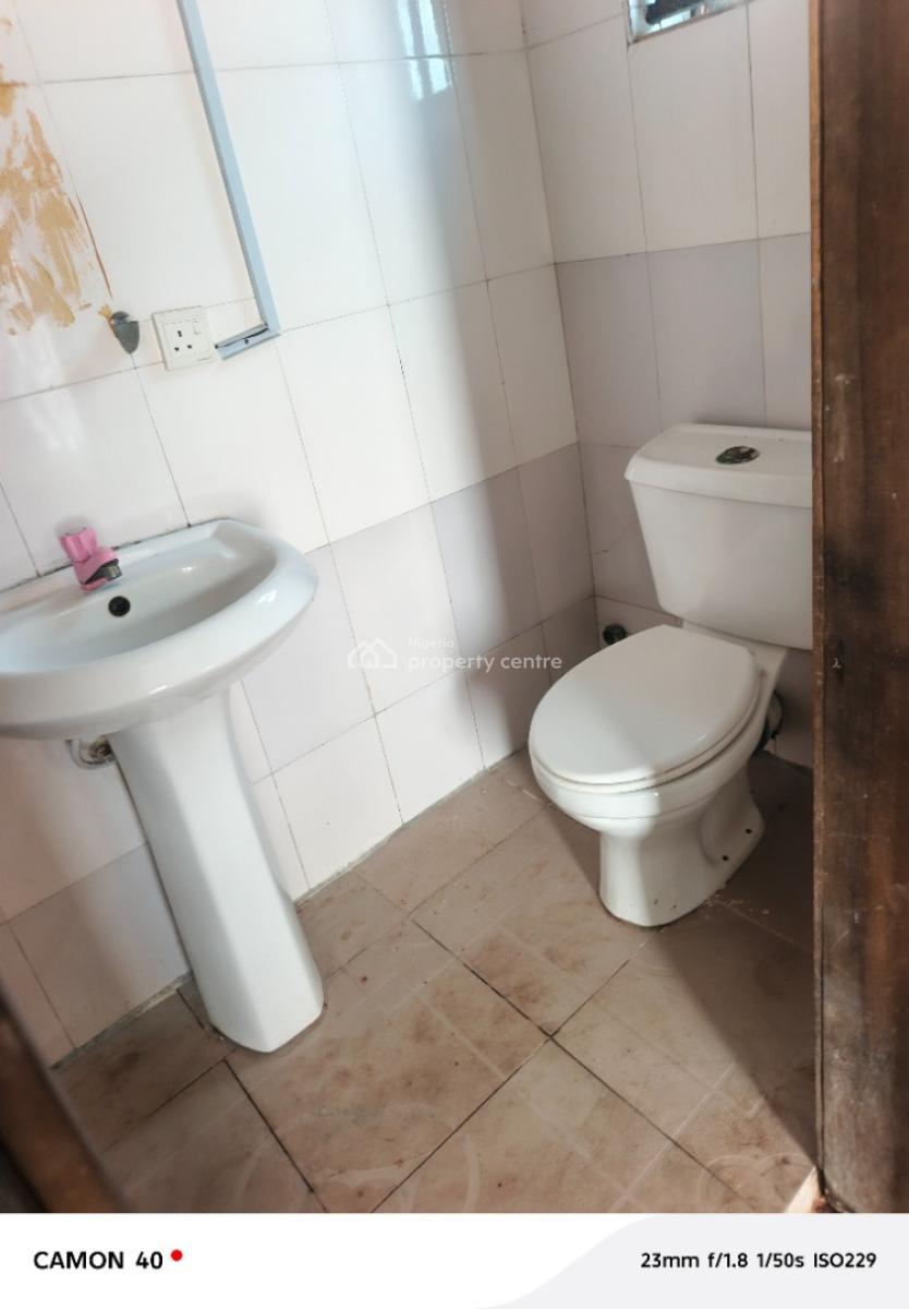 Luxury 2 Bedroom Flat Upstairs, Badore, Ajah, Lagos, Flat / Apartment for Rent