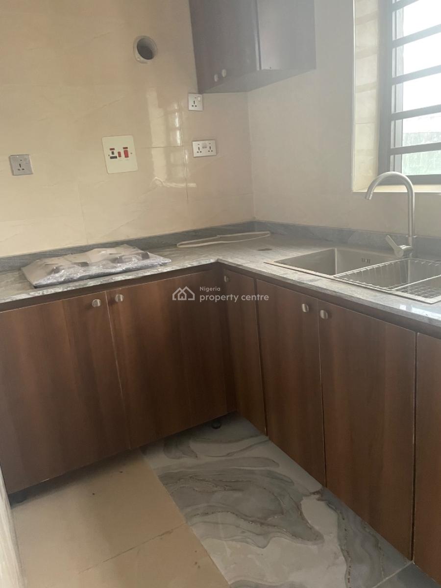2 Bedroom Flat, Iwaya, Yaba, Lagos, Flat / Apartment for Rent