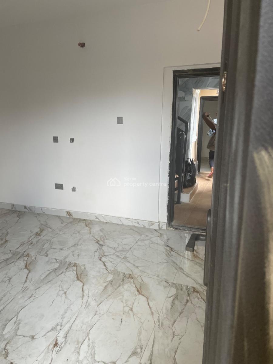 2 Bedroom Flat, Iwaya, Yaba, Lagos, Flat / Apartment for Rent