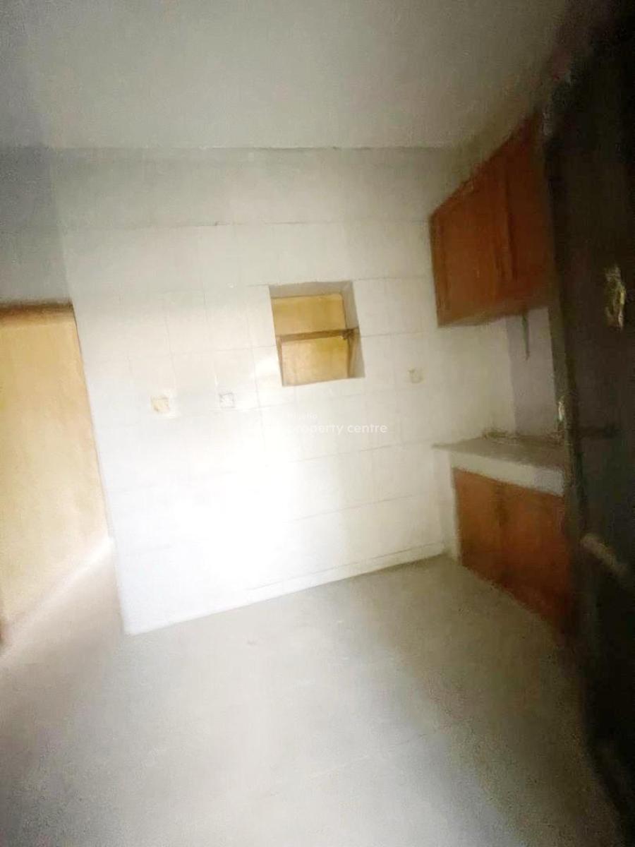 a 3 Bedrooms Flat Bungalow, Olowora, Magodo, Lagos, Flat / Apartment for Rent
