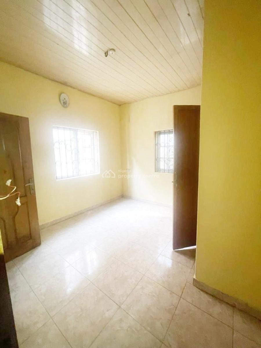 a 3 Bedrooms Flat Bungalow, Olowora, Magodo, Lagos, Flat / Apartment for Rent