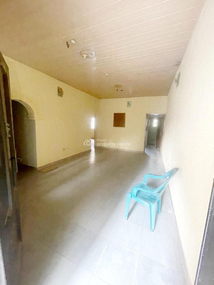 a 3 Bedrooms Flat Bungalow, Olowora, Magodo, Lagos, Flat / Apartment for Rent