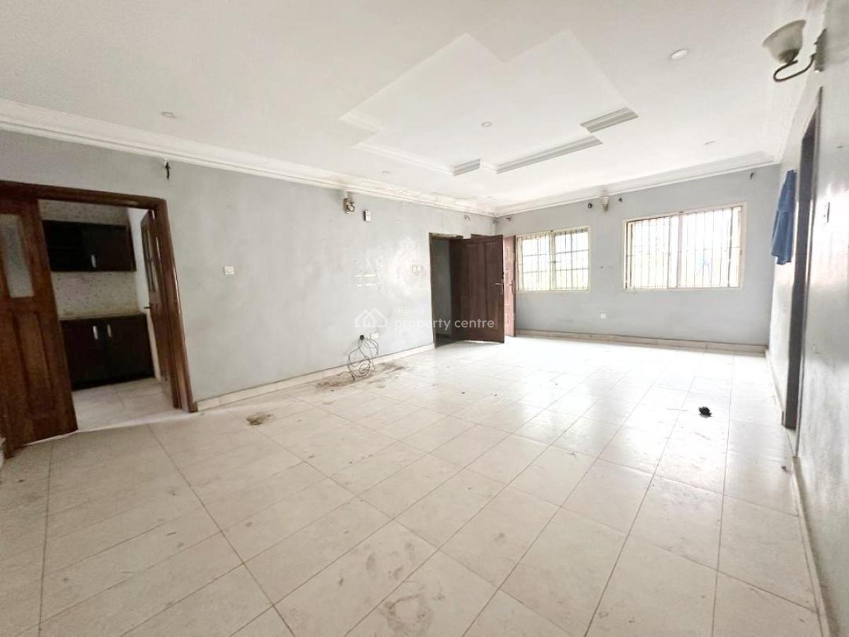 a 3 Bedroom Flat, Gra Phase 1, Magodo, Lagos, Flat / Apartment for Rent