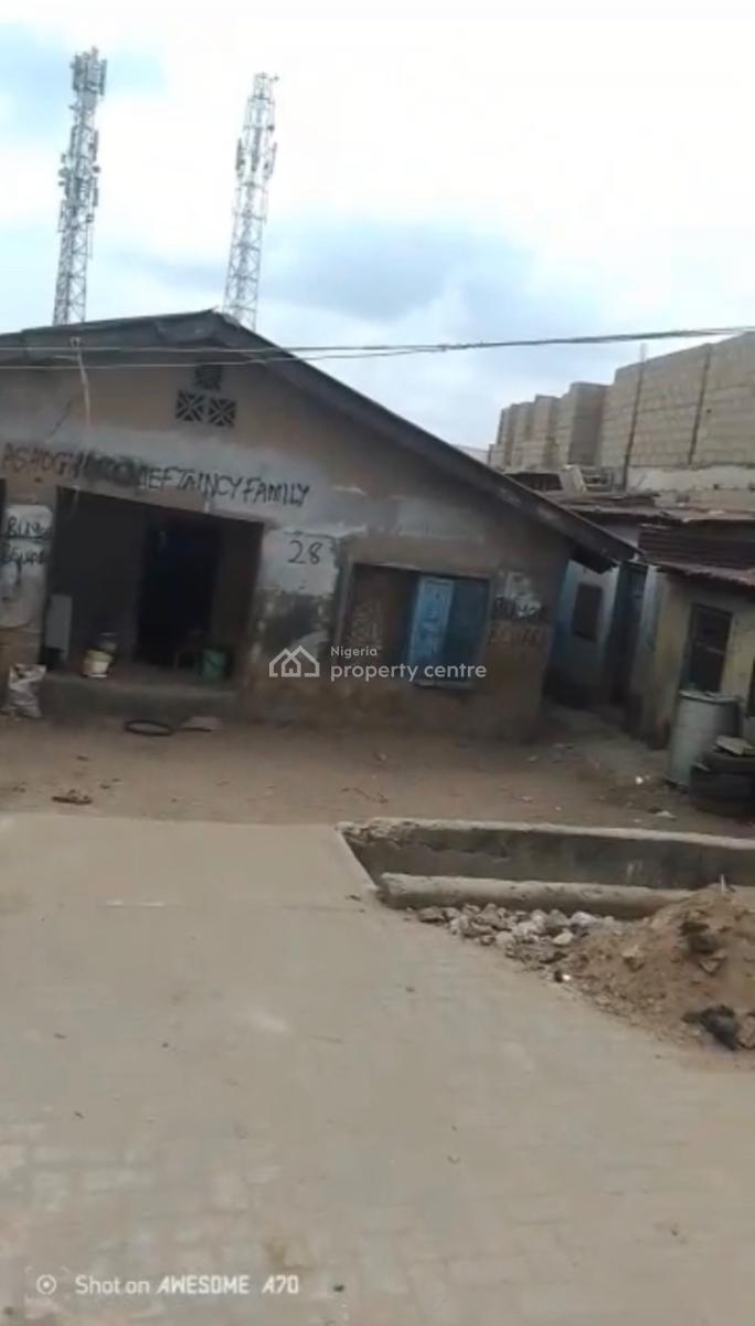 Bungalow, Bariga, Shomolu, Lagos, House for Sale