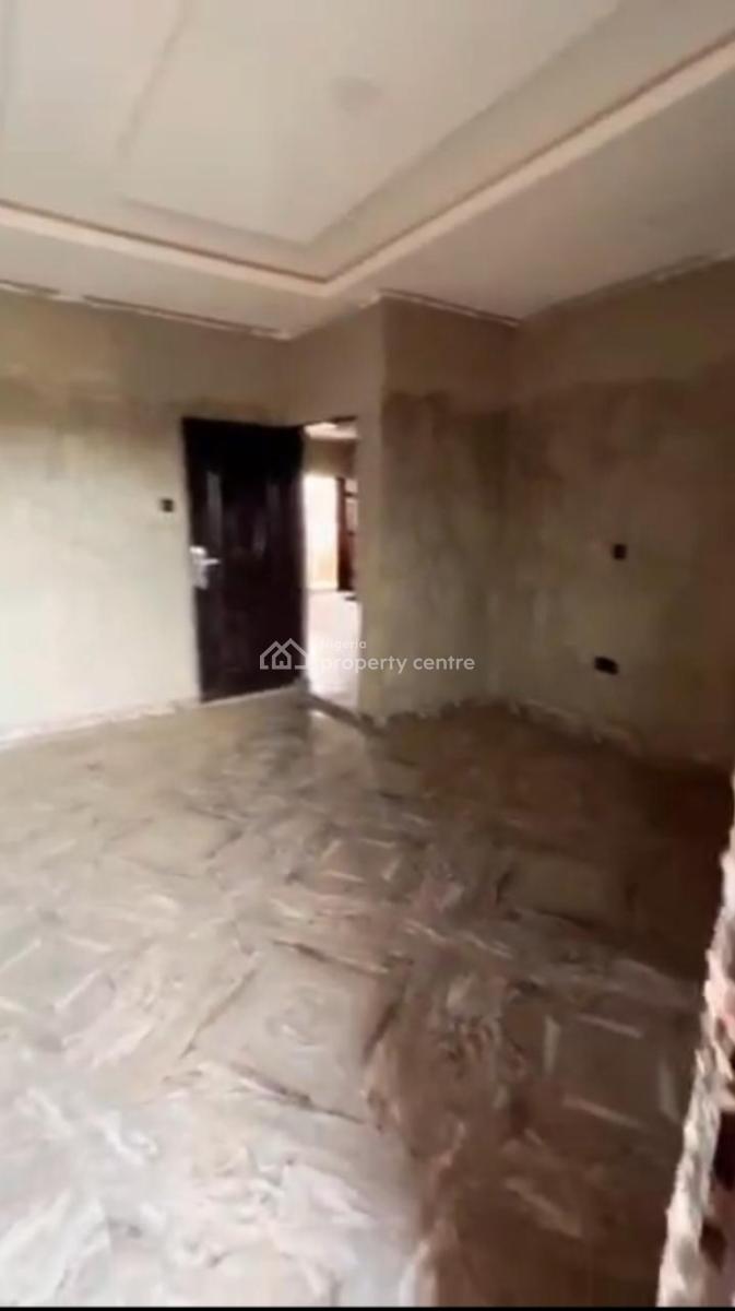 Lovely 2 Bedroom Flat, Yaba, Lagos, Flat / Apartment for Rent