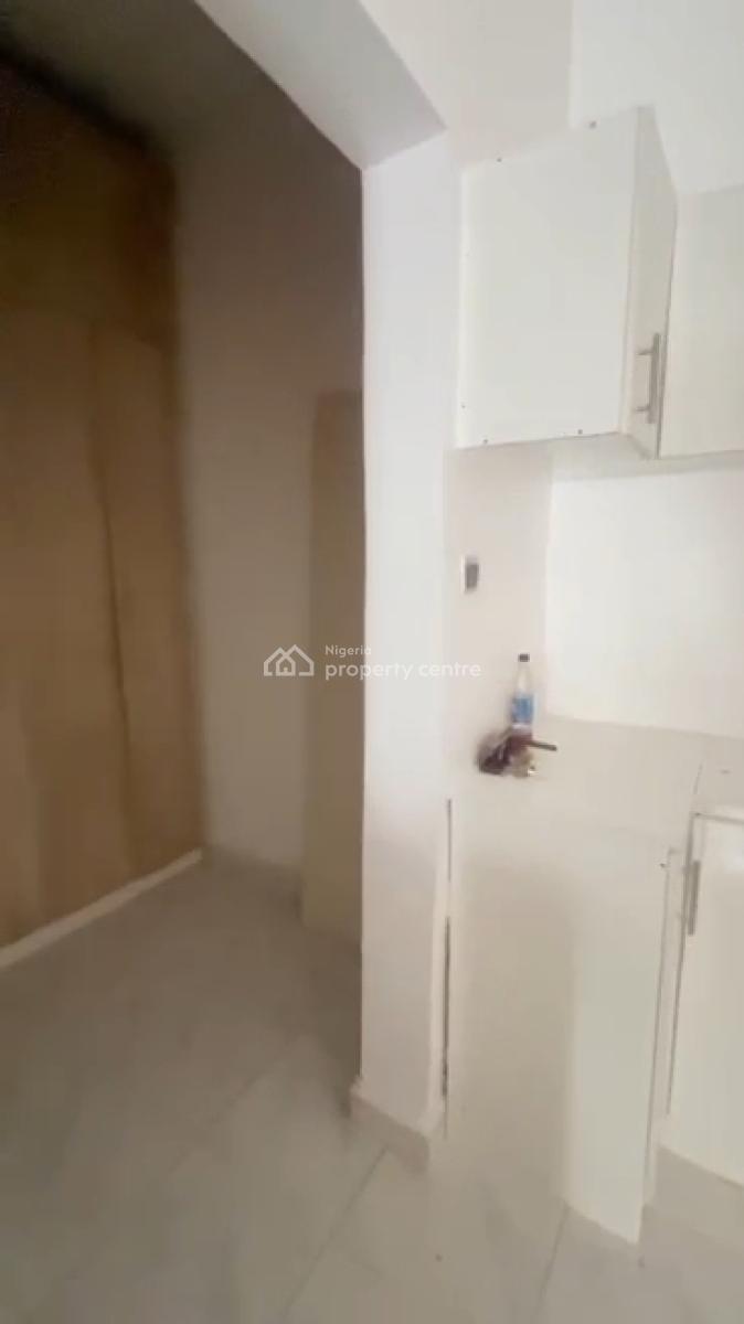 Massive Partly Furnished Serviced Selfcon, Ikota Gra Lekki Phase One, Lekki, Lagos, Self Contain (single Rooms) for Rent