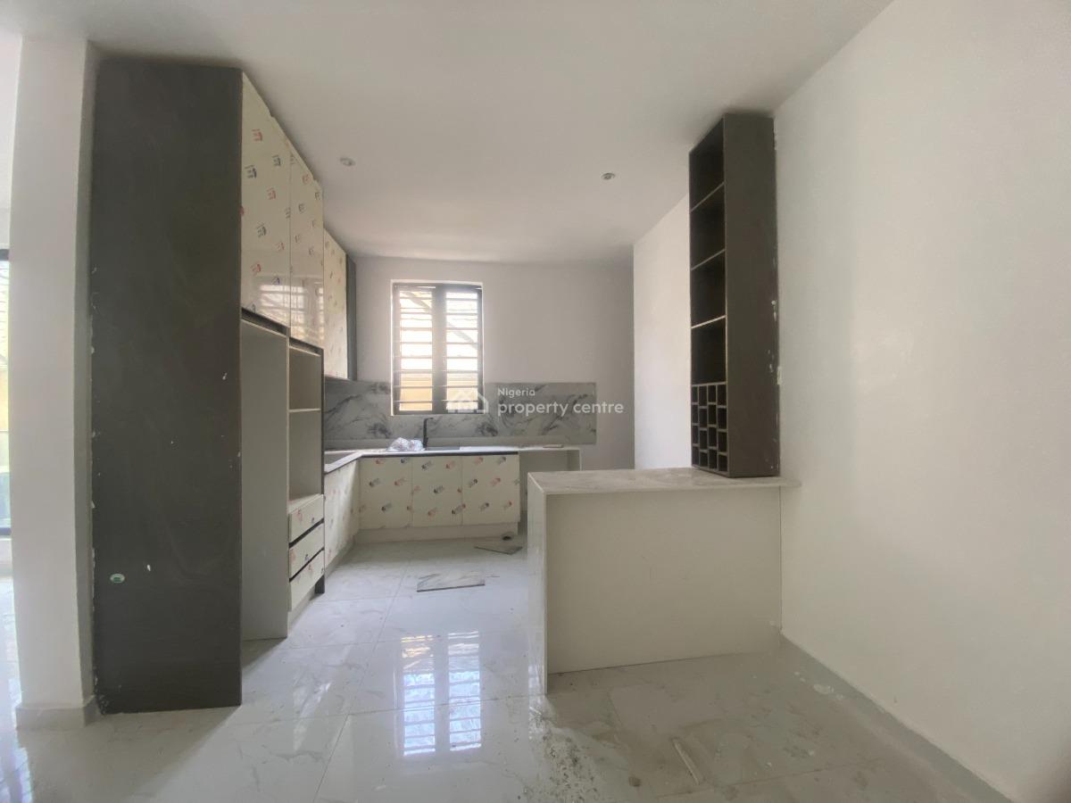 Luxury 3-bedroom Apartment with Bq, Lekki Phase 1, Lekki, Lagos, Flat / Apartment for Sale