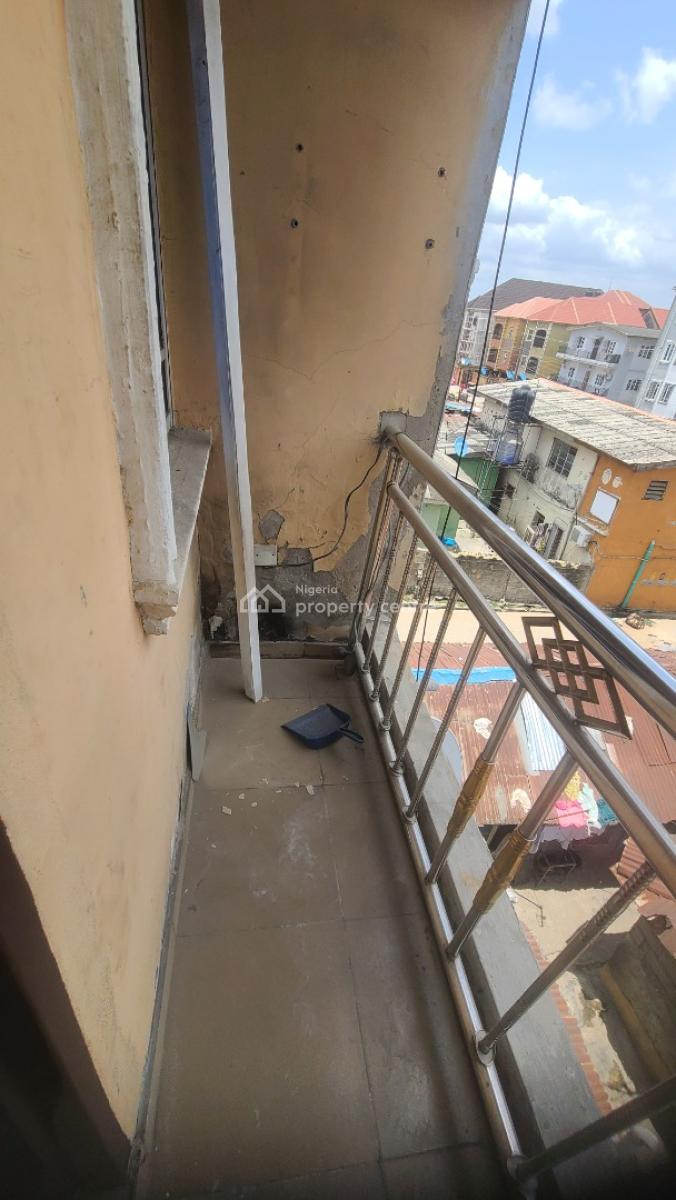 Lovely 1 Bedroom Flat Upstairs with 1 Toilet 1 Bath, Off Aborishade Road, Lawanson, Surulere, Lagos, Mini Flat (room and Parlour) for Rent