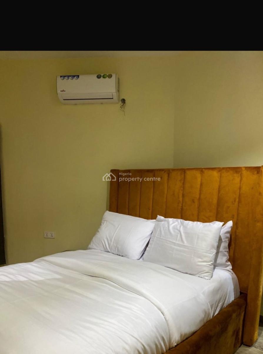 Neatly Maintained and Beautiful 1 Bedroom Apartment, Adebisi Ogunniyi Crescent, Lekki Phase 1, Lekki, Lagos, Mini Flat (room and Parlour) Short Let