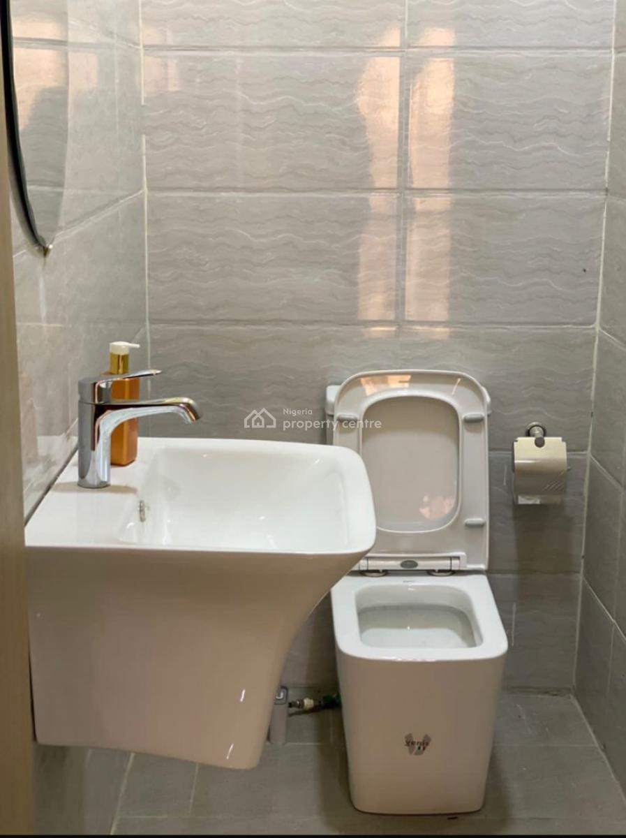 Neatly Maintained and Beautiful 1 Bedroom Apartment, Adebisi Ogunniyi Crescent, Lekki Phase 1, Lekki, Lagos, Mini Flat (room and Parlour) Short Let