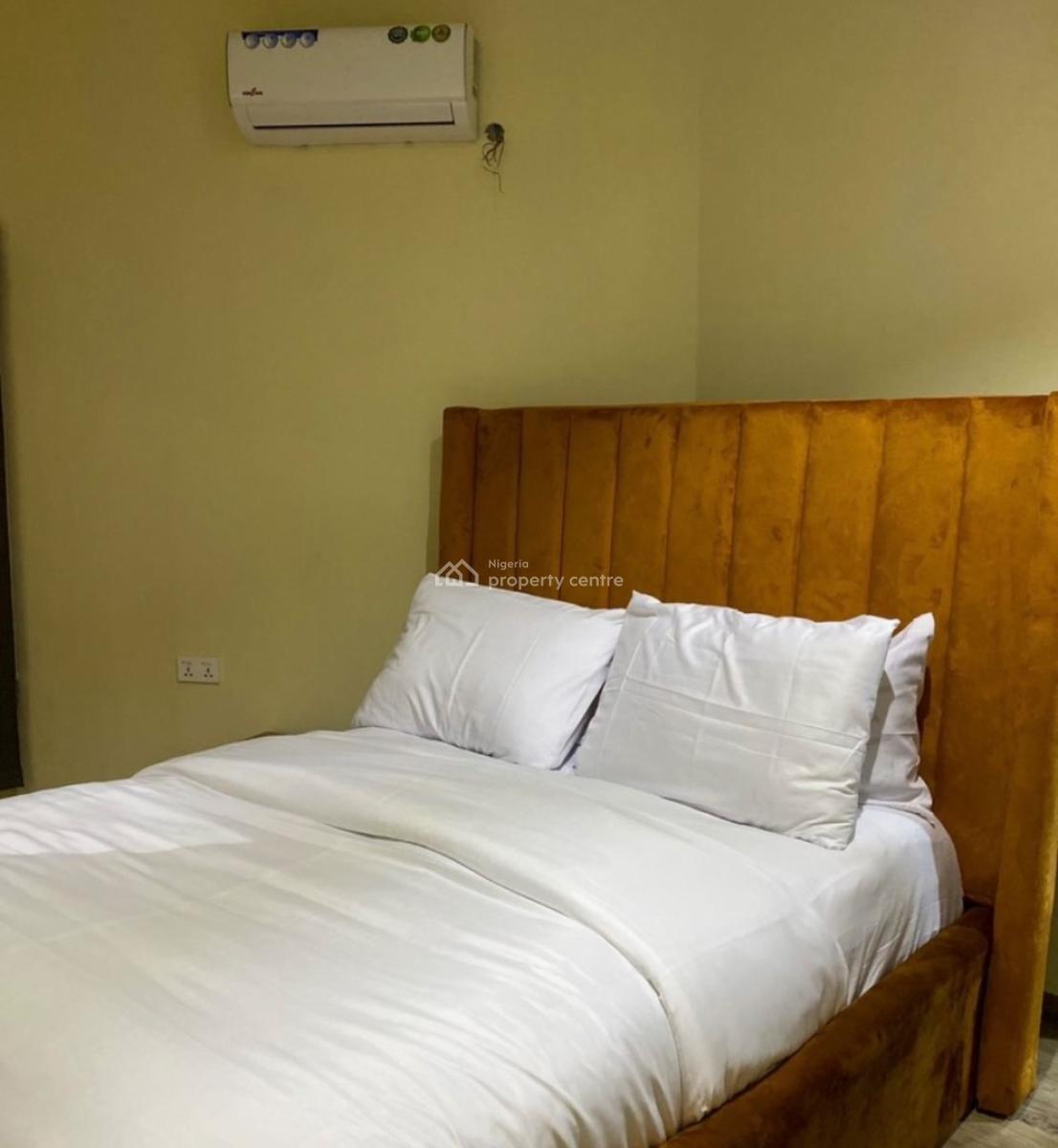 Neatly Maintained and Beautiful 1 Bedroom Apartment, Adebisi Ogunniyi Crescent, Lekki Phase 1, Lekki, Lagos, Mini Flat (room and Parlour) Short Let