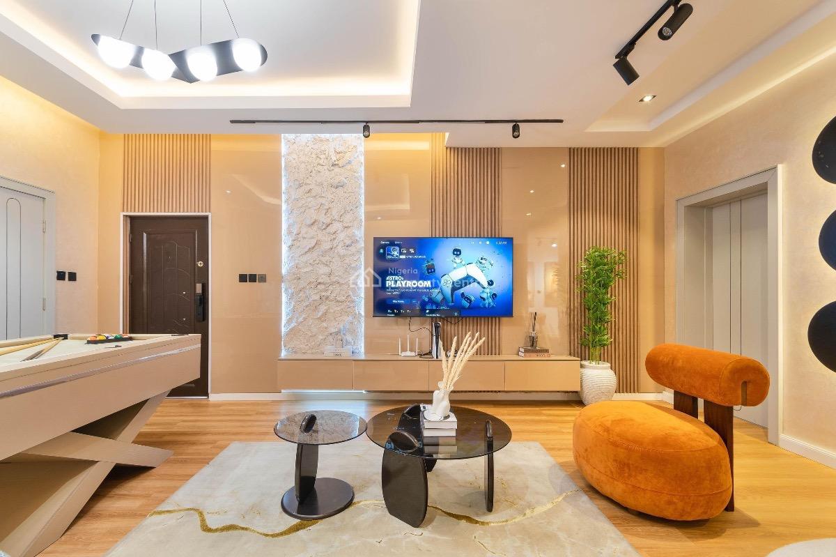 Beautiful Luxury 3bedroom Apartment with Ps5, Snooker ,24/7 Light, Lekki Phase 1, Lekki, Lagos, Flat / Apartment Short Let