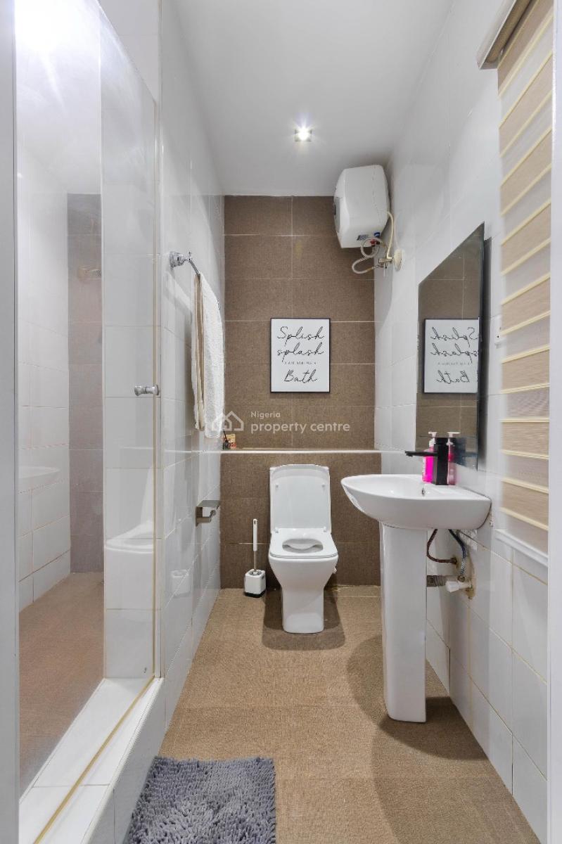 Beautiful Luxury 3bedroom Apartment with Ps5, Snooker ,24/7 Light, Lekki Phase 1, Lekki, Lagos, Flat / Apartment Short Let