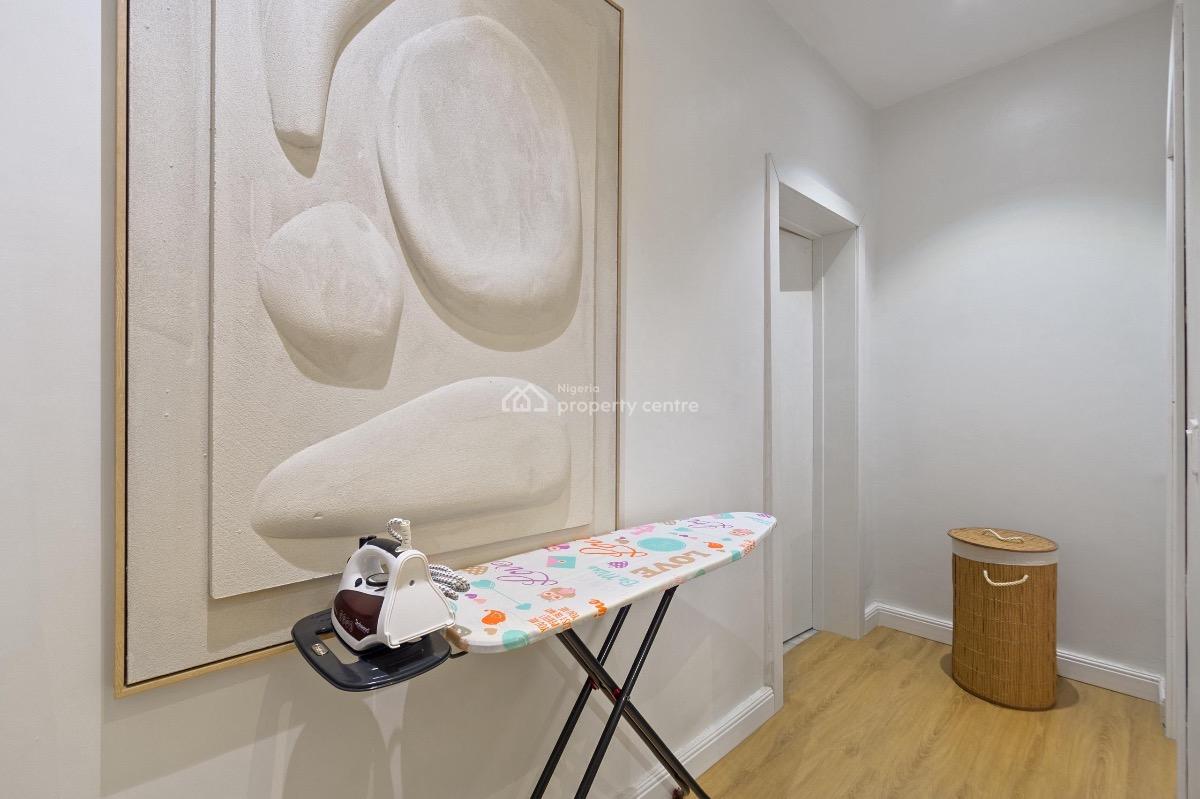 New Listing -  Cozy and Beautifully Furnished 3-bedroom Apartment, Banana Island Road, Banana Island, Ikoyi, Lagos, Flat / Apartment Short Let