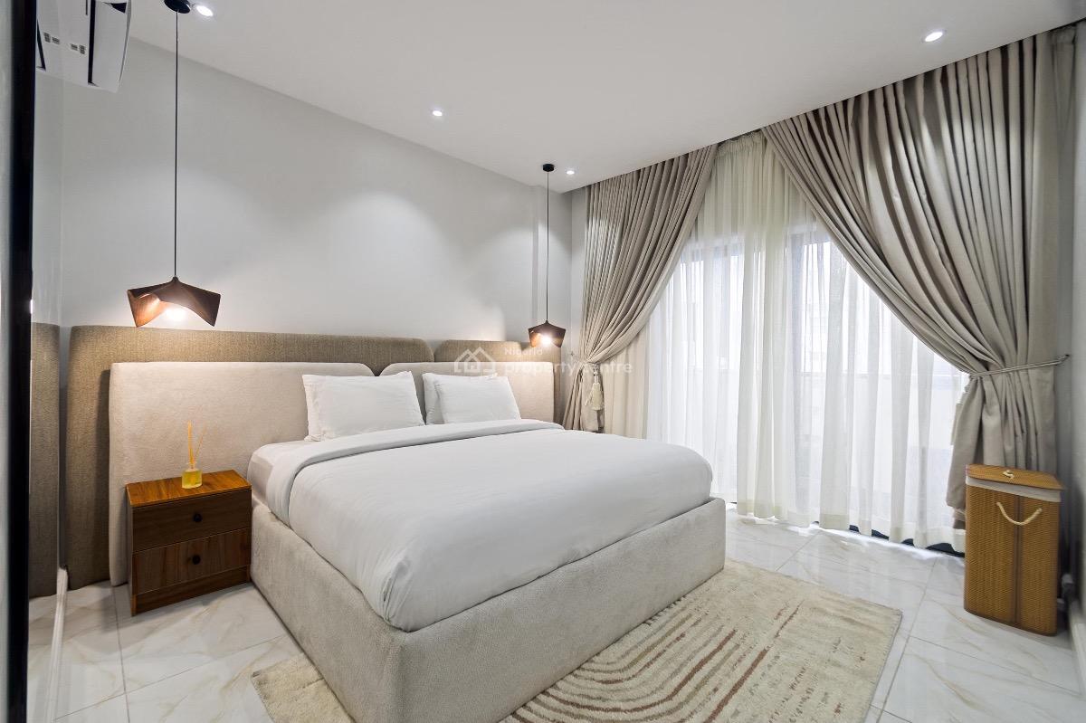 New Listing -  Cozy and Beautifully Furnished 3-bedroom Apartment, Banana Island Road, Banana Island, Ikoyi, Lagos, Flat / Apartment Short Let