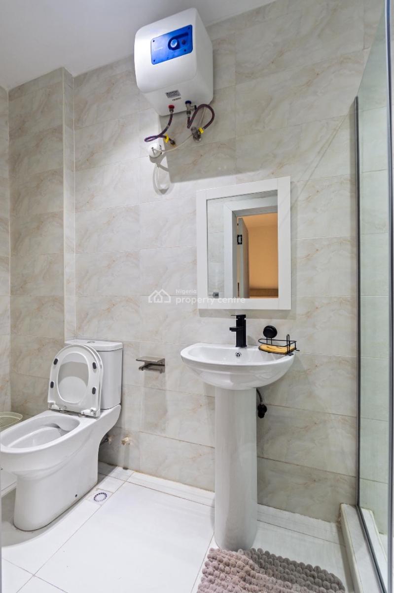 New Listing -  Cozy and Beautifully Furnished 3-bedroom Apartment, Banana Island Road, Banana Island, Ikoyi, Lagos, Flat / Apartment Short Let