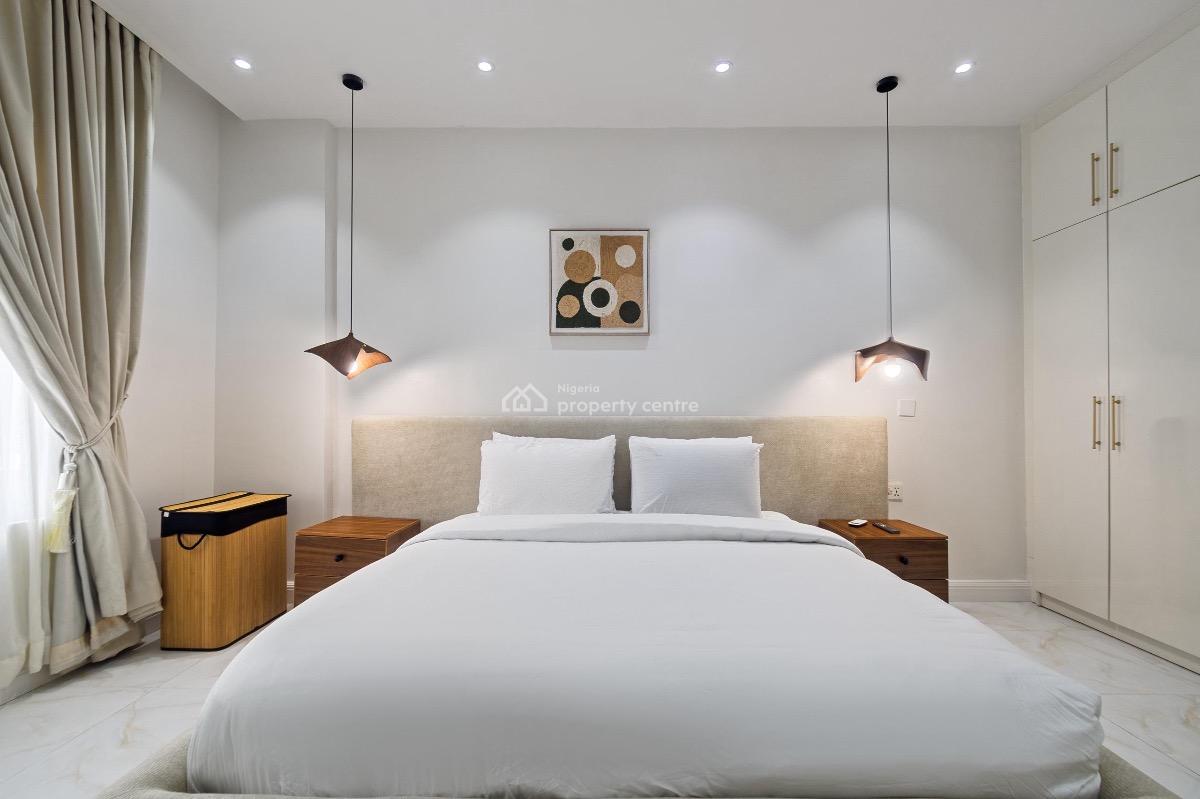 New Listing -  Cozy and Beautifully Furnished 3-bedroom Apartment, Banana Island Road, Banana Island, Ikoyi, Lagos, Flat / Apartment Short Let