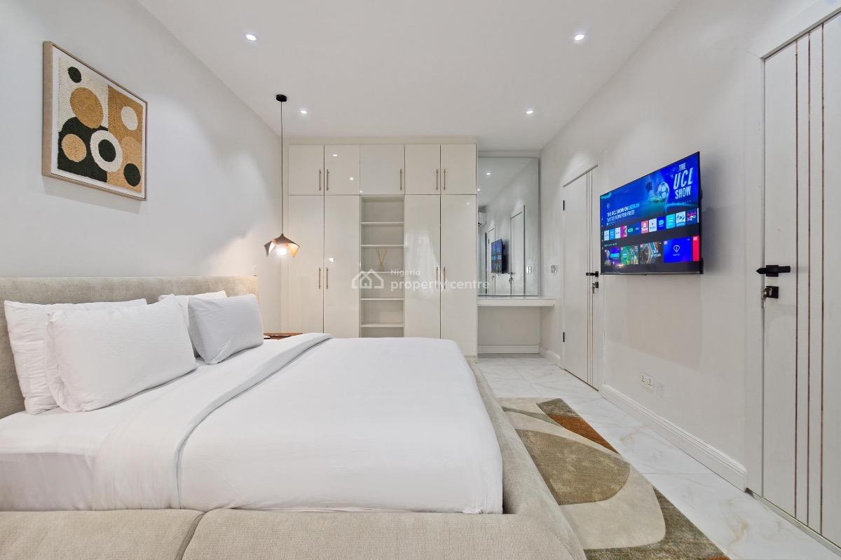 New Listing -  Cozy and Beautifully Furnished 3-bedroom Apartment, Banana Island Road, Banana Island, Ikoyi, Lagos, Flat / Apartment Short Let