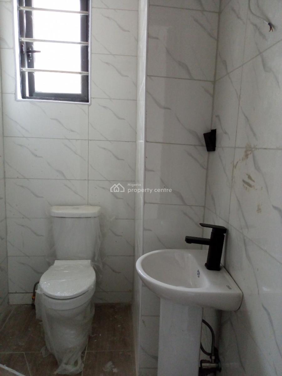 Luxury 1 Bedroom Apartment with Spacious Parking Space, Agungi, Lekki, Lagos, Flat / Apartment for Sale