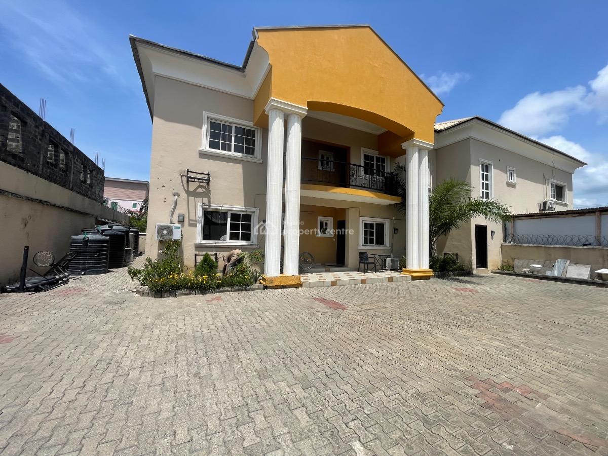 3bedrooms Flat Upstairs All Rooms En-suite, Lekki Right By Pinnacle, Lekki Phase 1, Lekki, Lagos, Flat / Apartment for Rent
