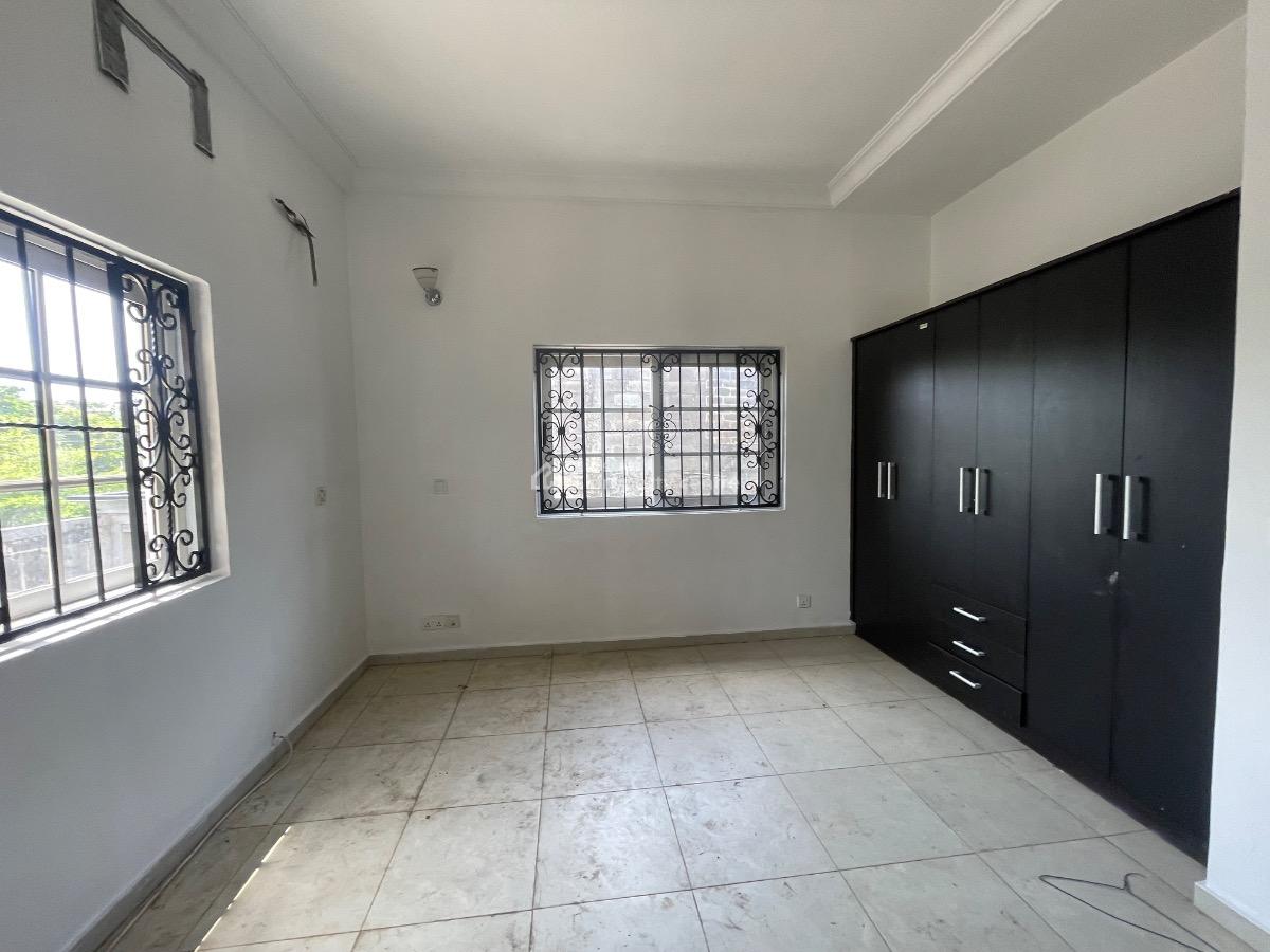 3bedrooms Flat Upstairs All Rooms En-suite, Lekki Right By Pinnacle, Lekki Phase 1, Lekki, Lagos, Flat / Apartment for Rent
