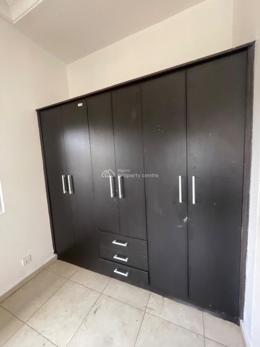 3bedrooms Flat Upstairs All Rooms En-suite, Lekki Right By Pinnacle, Lekki Phase 1, Lekki, Lagos, Flat / Apartment for Rent