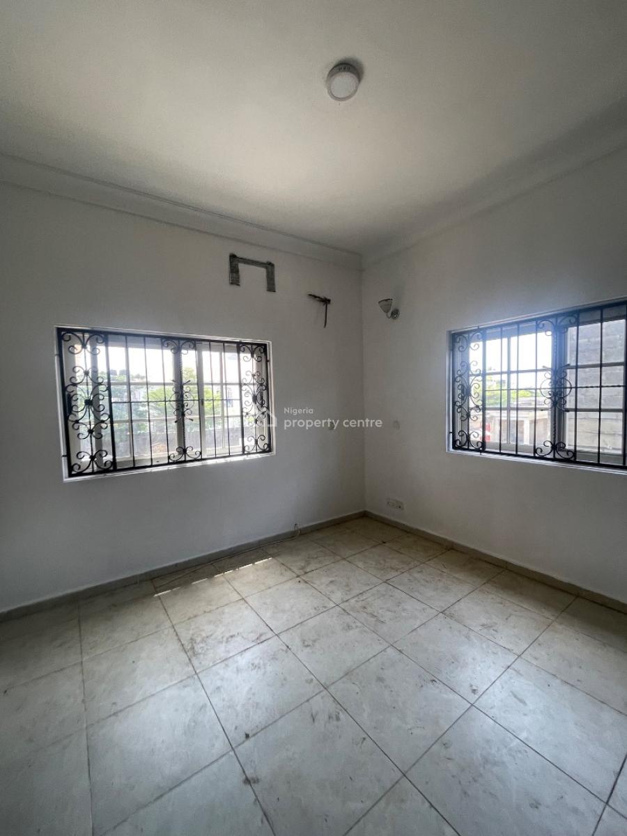 3bedrooms Flat Upstairs All Rooms En-suite, Lekki Right By Pinnacle, Lekki Phase 1, Lekki, Lagos, Flat / Apartment for Rent