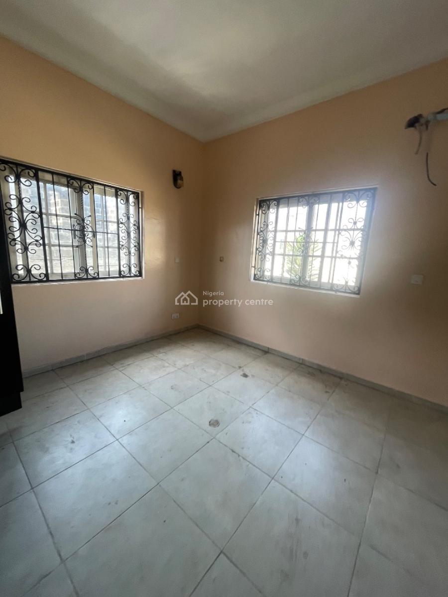 3bedrooms Flat Upstairs All Rooms En-suite, Lekki Right By Pinnacle, Lekki Phase 1, Lekki, Lagos, Flat / Apartment for Rent