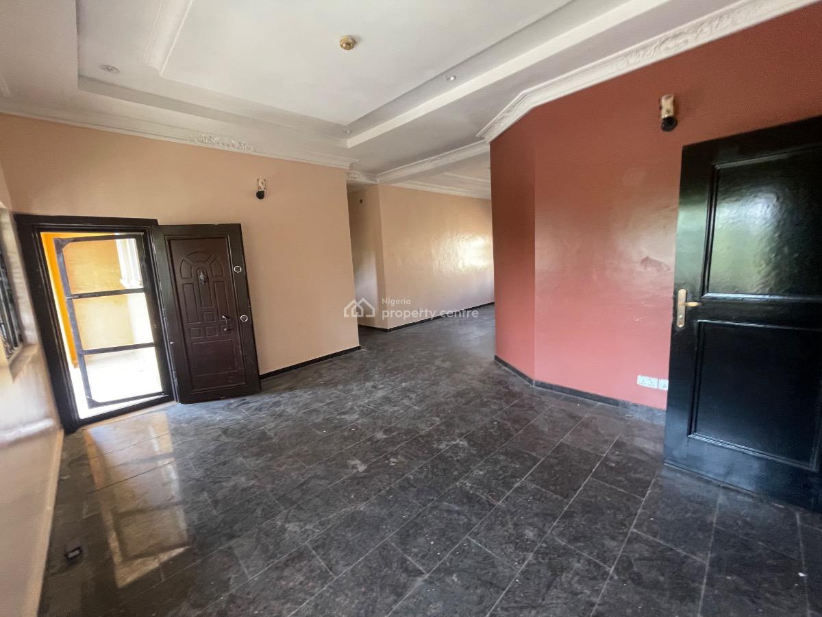 3bedrooms Flat Upstairs All Rooms En-suite, Lekki Right By Pinnacle, Lekki Phase 1, Lekki, Lagos, Flat / Apartment for Rent