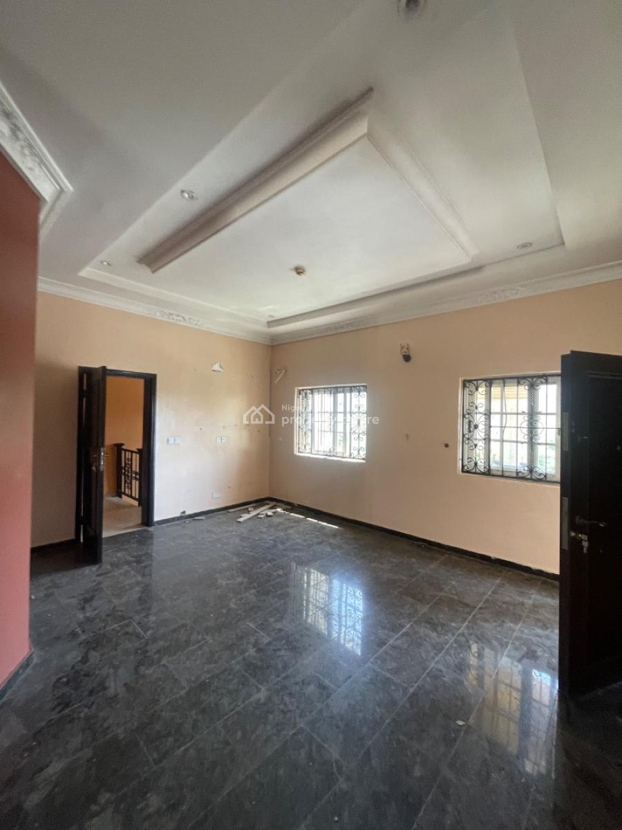 3bedrooms Flat Upstairs All Rooms En-suite, Lekki Right By Pinnacle, Lekki Phase 1, Lekki, Lagos, Flat / Apartment for Rent