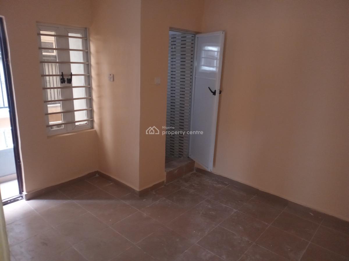 2 Bedroom Flat, Waec By Jibowu, Yaba, Lagos, Flat / Apartment for Rent